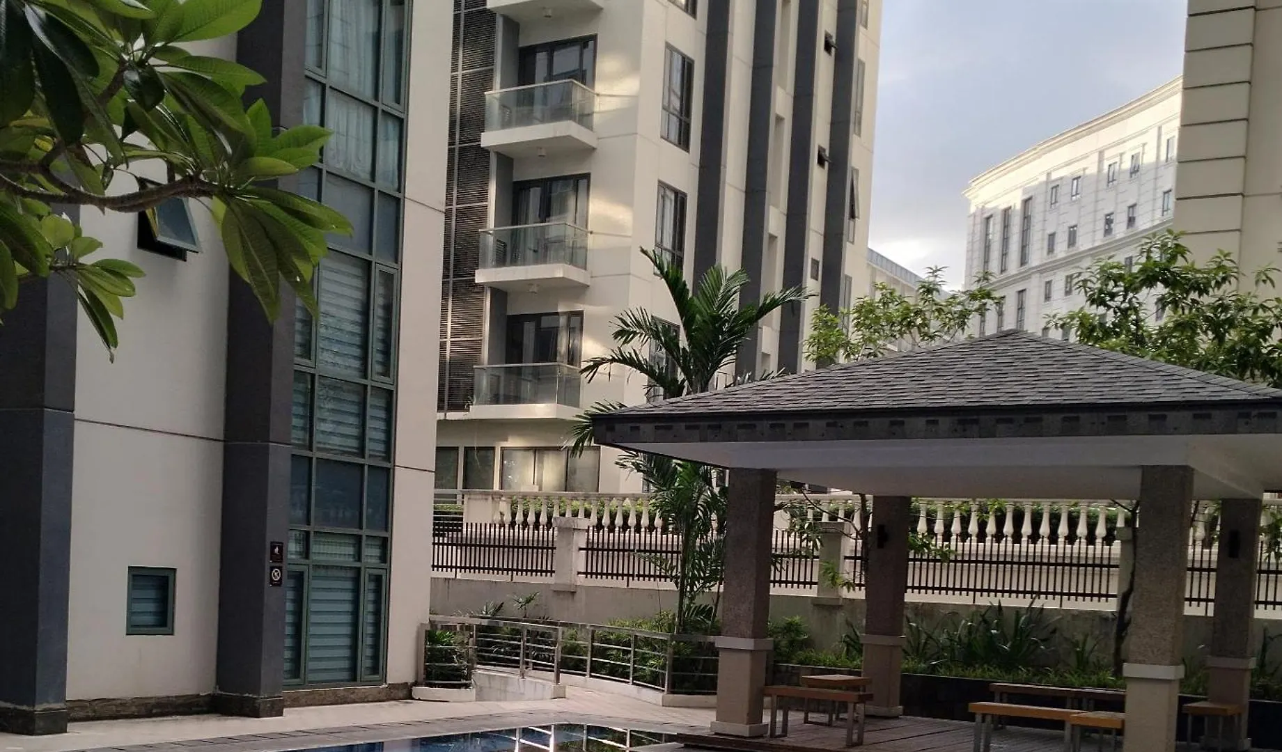 Rqui Condotel Across Naia Terminal 3 At Two Palm Tree Villas Pasay Aparthotel