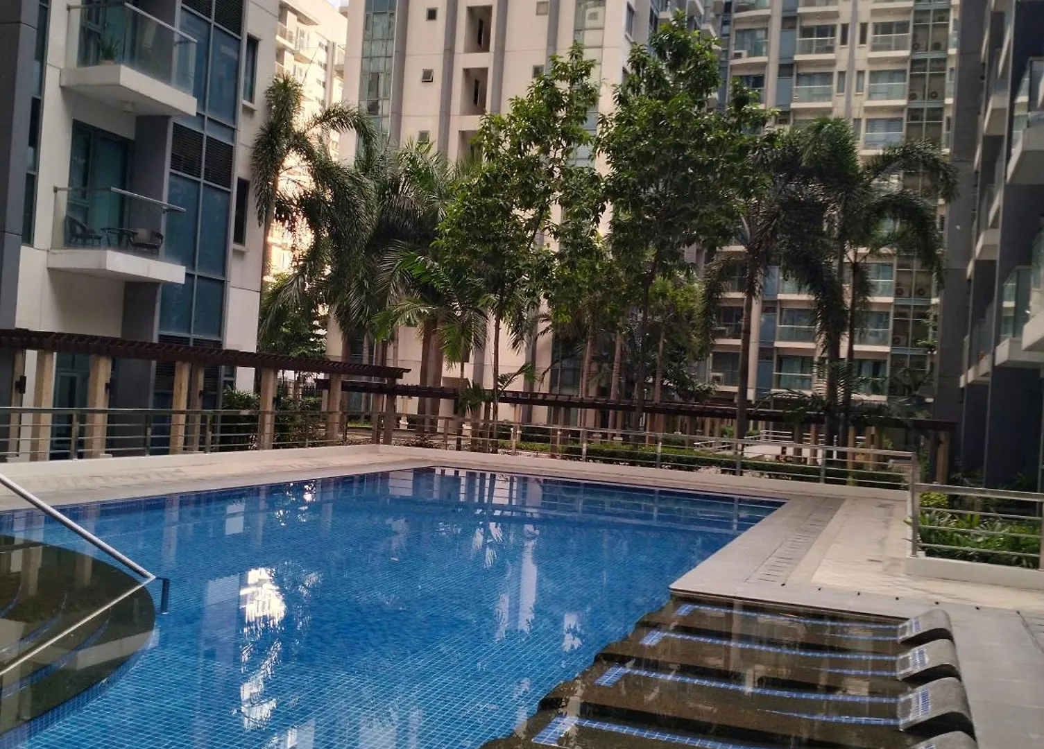 Aparthotel Rqui Condotel Across Naia Terminal 3 At Two Palm Tree Villas Pasay